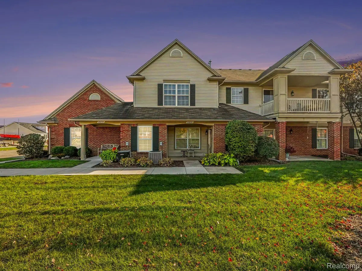20652 Henry ST, Brownstown, MI 48183 - #1