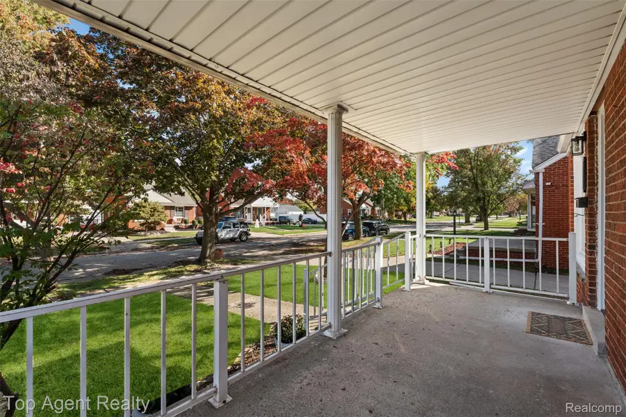 9716 Quandt AVE, Allen Park, MI 48101 - #2