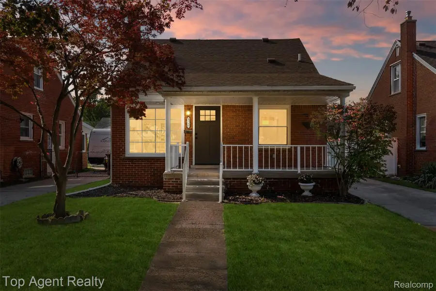 9716 Quandt AVE, Allen Park, MI 48101 - #3