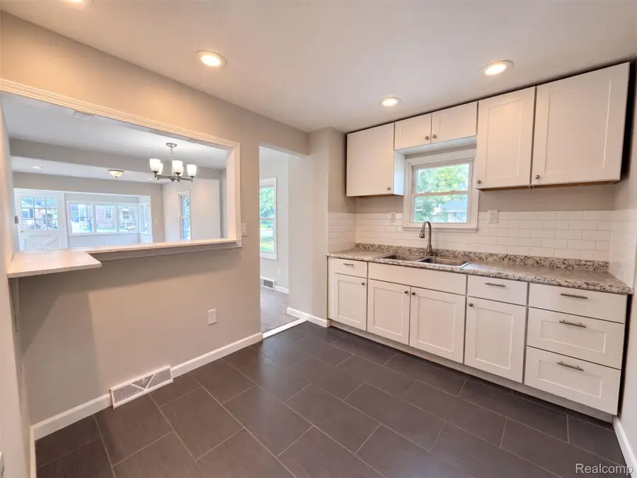 2224 Markese AVE, Lincoln Park, MI 48146 - #2