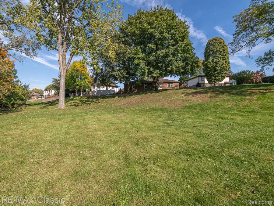 17161 Francavilla DR, Livonia, MI 48152 - #3