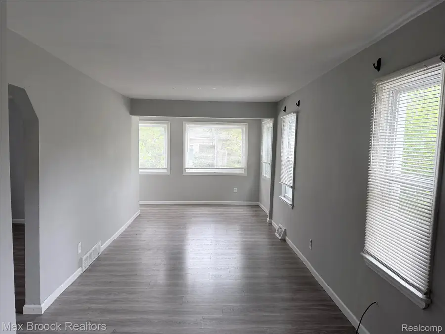 2741 Burdette ST, Ferndale, MI 48220 - #2