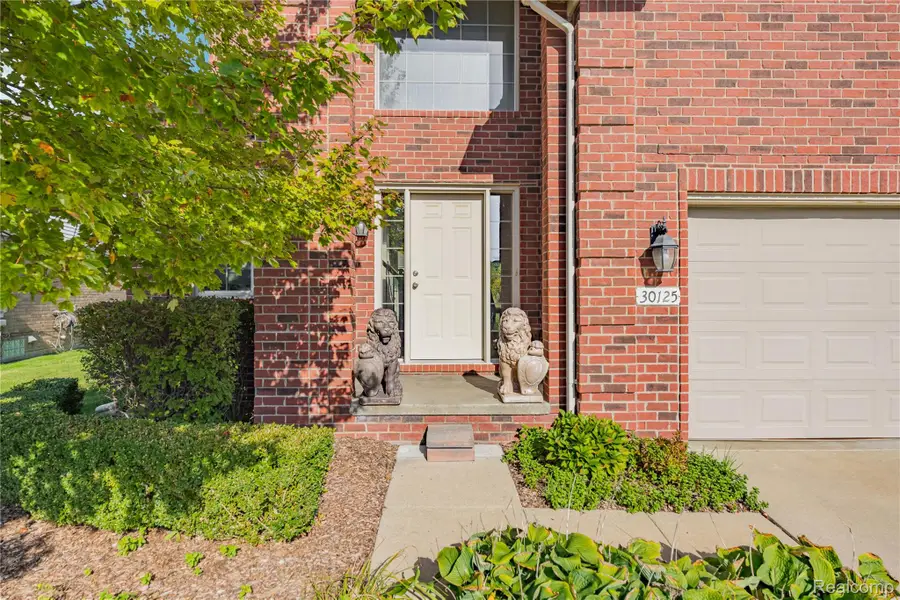30125 Trailwood DR, Warren, MI 48092 - #3