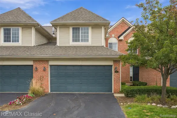 413 N Covington CIR  # 67, RoyalOak, MI 48168
