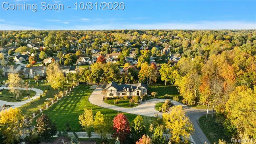 21365 Goldsmith ST, Farmington Hills, MI 48335 - #2