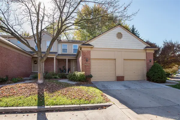 3151 Village CIR S, AnnArbor, MI 48108