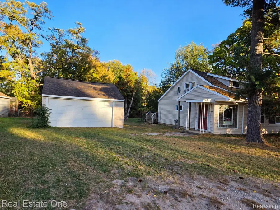 2545 Massena ST, Commerce Township, MI 48382 - #3