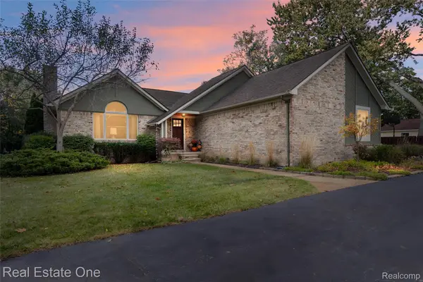 3167 Buss DR, CommerceTwp, MI 48390