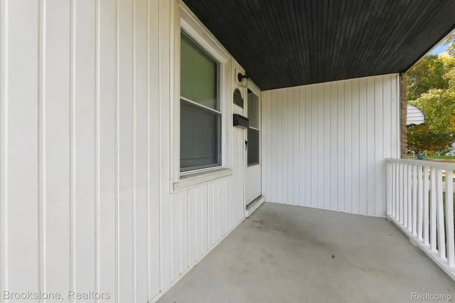 23007 Rausch AVE, Eastpointe, MI 48021 - #3