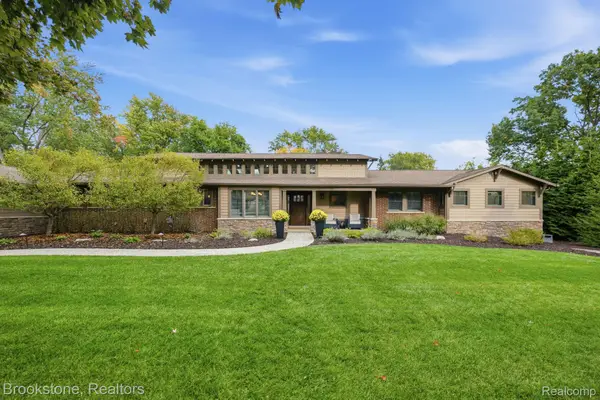 32484 Westlady DR, BeverlyHills, MI 48025