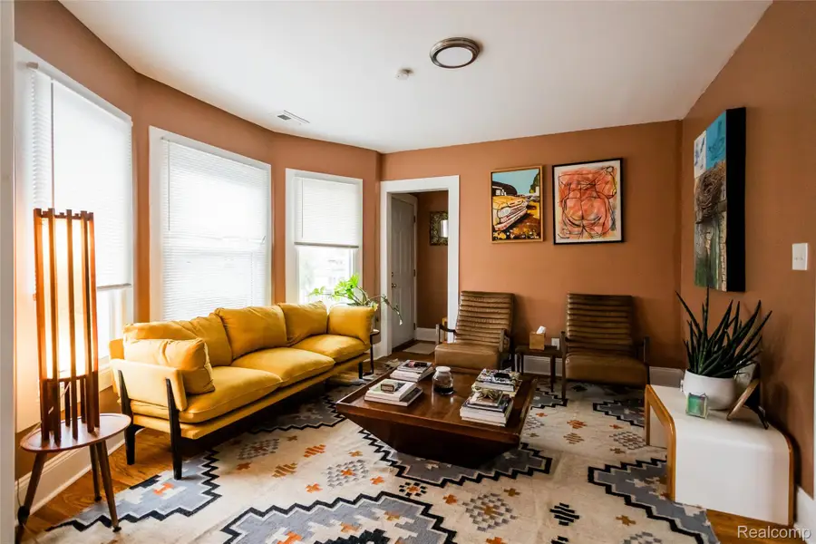 5435 Burns ST, Detroit, MI 48213 - #3
