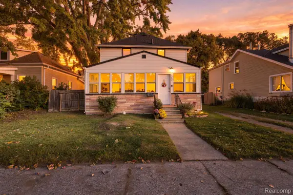 72 Clair ST, MountClemens, MI 48043