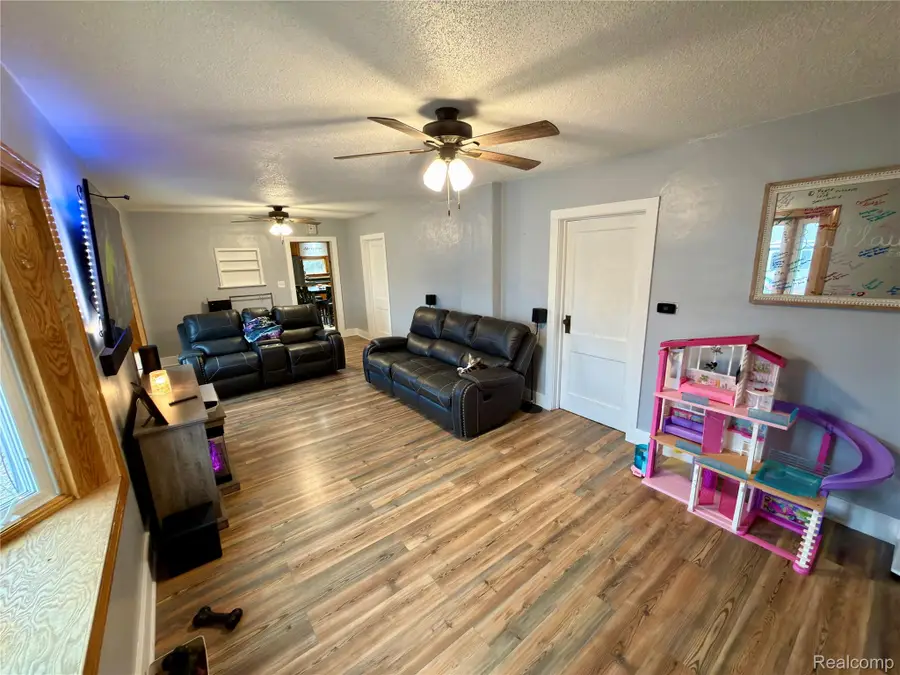 1469 Hendricks DR, Monroe, MI 48162 - #2