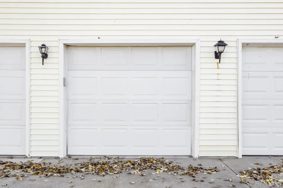 3742 Ramblewood DR, Port Huron, MI 48060 - #3