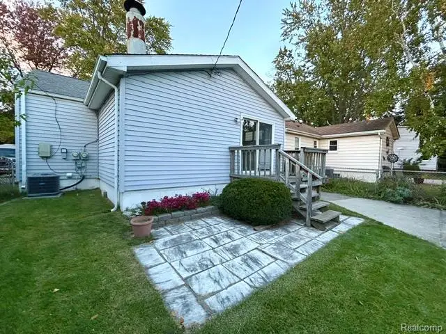 536 E Shevlin AVE, Hazel Park, MI 48030 - #2