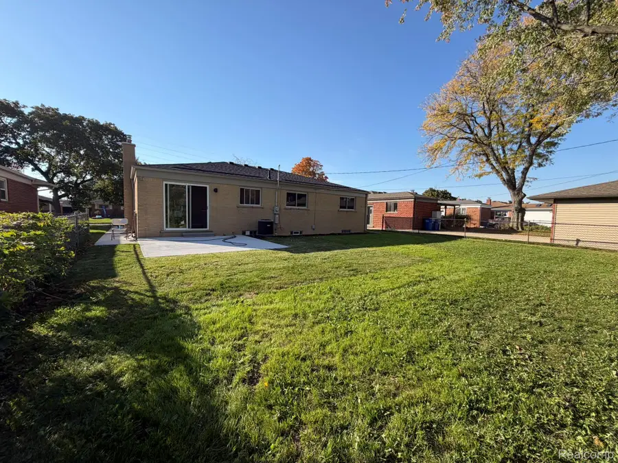 32142 Stricker DR, Warren, MI 48088 - #2