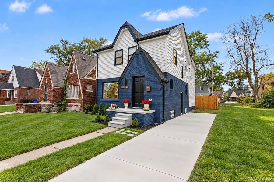 16684 Woodingham DR, Detroit, MI 48221 - #2