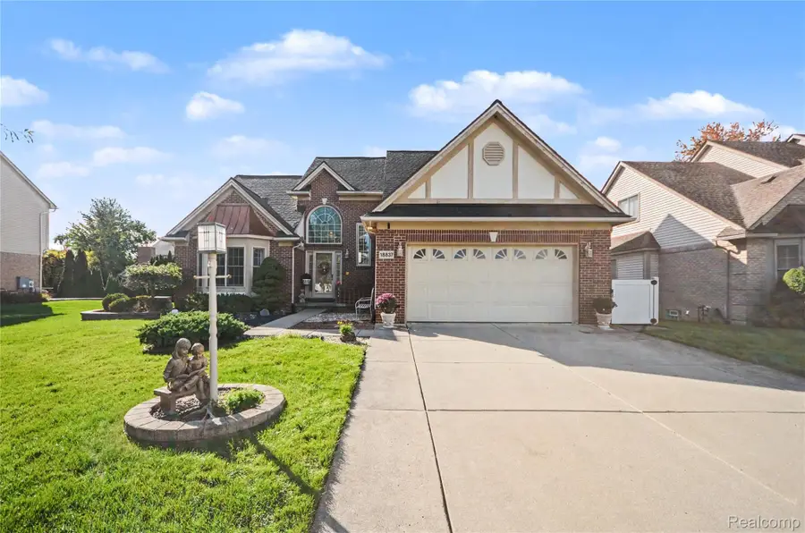 18837 Amber CT, Livonia, MI 48152 - #3