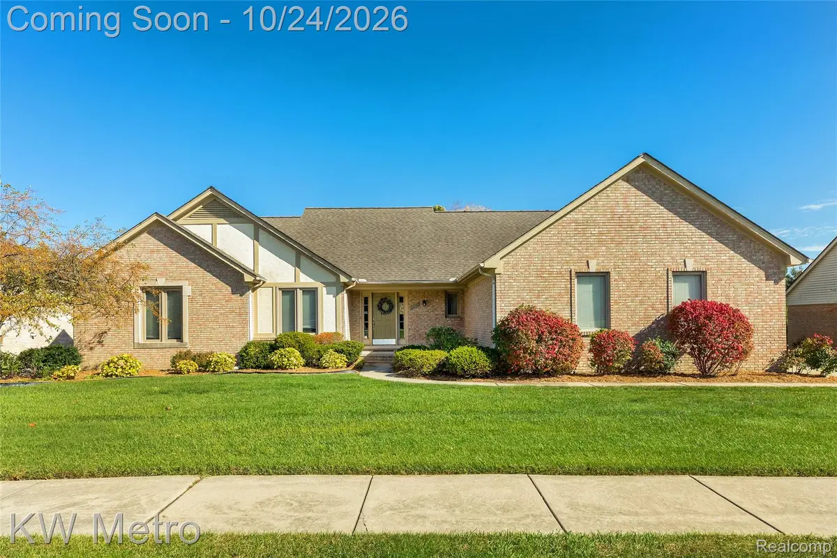 5964 Donaldson DR, Troy, MI 48085 - #1