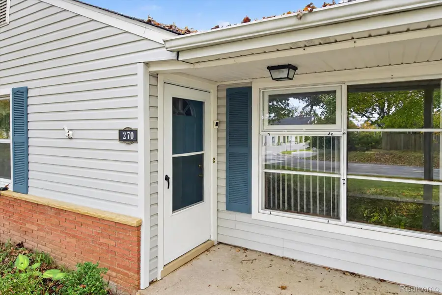 270 N East ST, Brighton, MI 48116 - #2