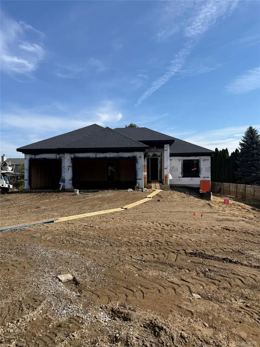 54752 Biscayne DR, Macomb, MI 48042 - #3
