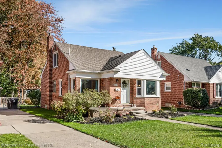 9602 Cavell ST, Livonia, MI 48150 - #3