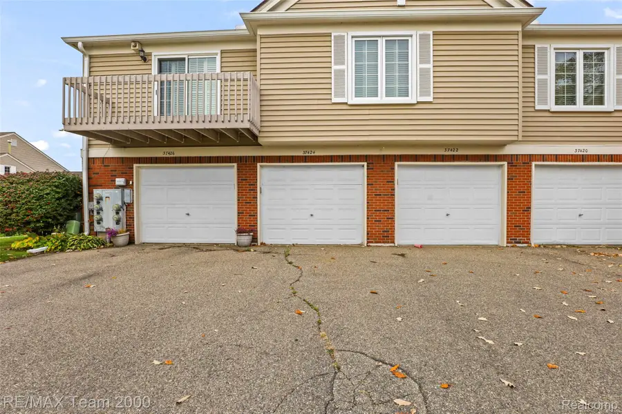 37424 Stonegate CIR, Clinton Township, MI 48036 - #3