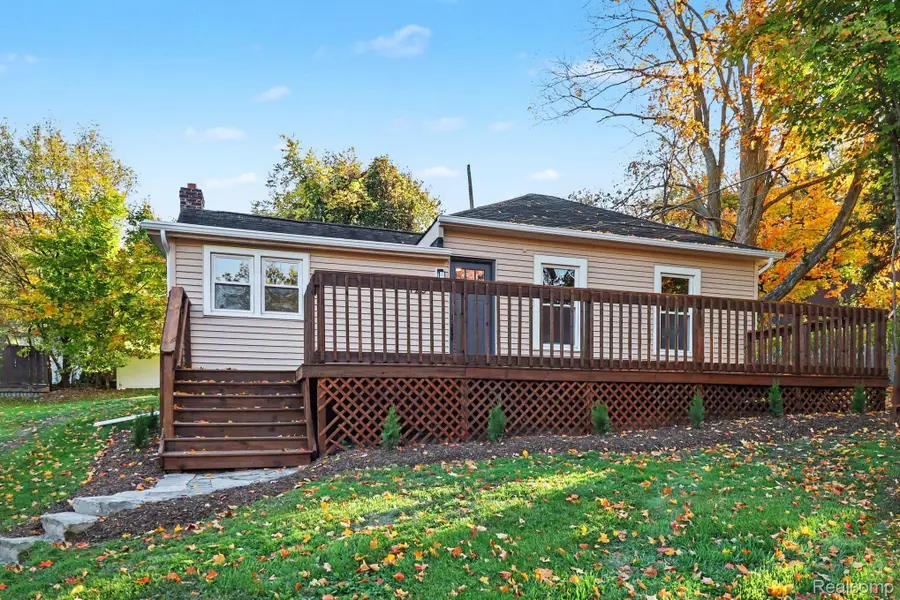 120 E Lafayette ST, Milford, MI 48381 - #3