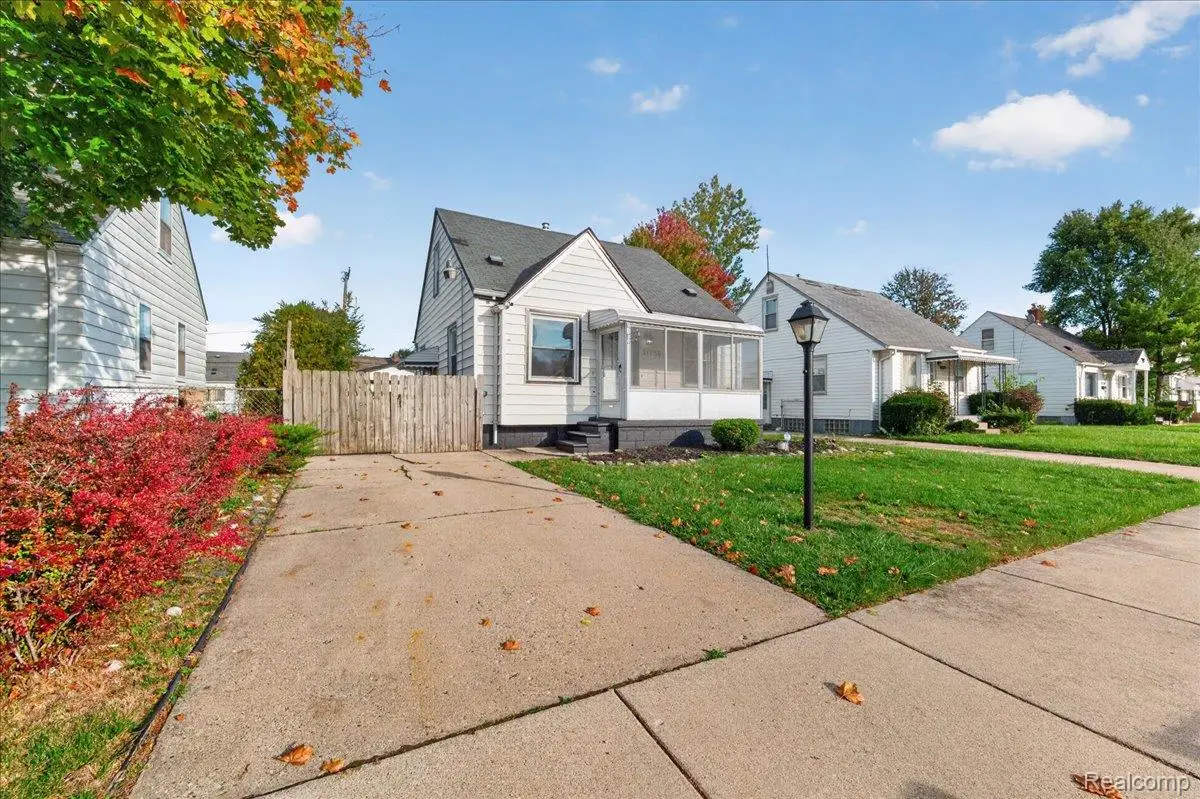21736 Lambrecht AVE, Eastpointe, MI 48021 - #1