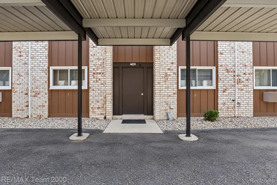 7340 Woodview ST, Westland, MI 48185 - #3