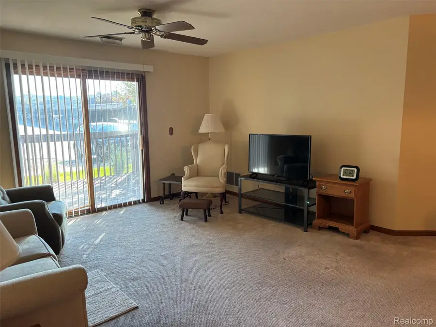 1565 Harbour BLVD  # 177, Trenton, MI 48183 - #2