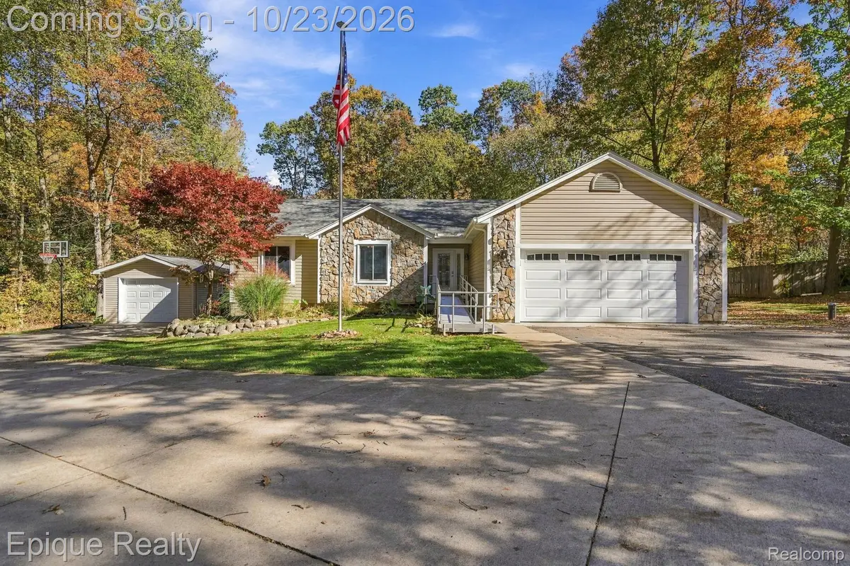 9085 Pineview Lake DR, Linden, MI 48451 - #1