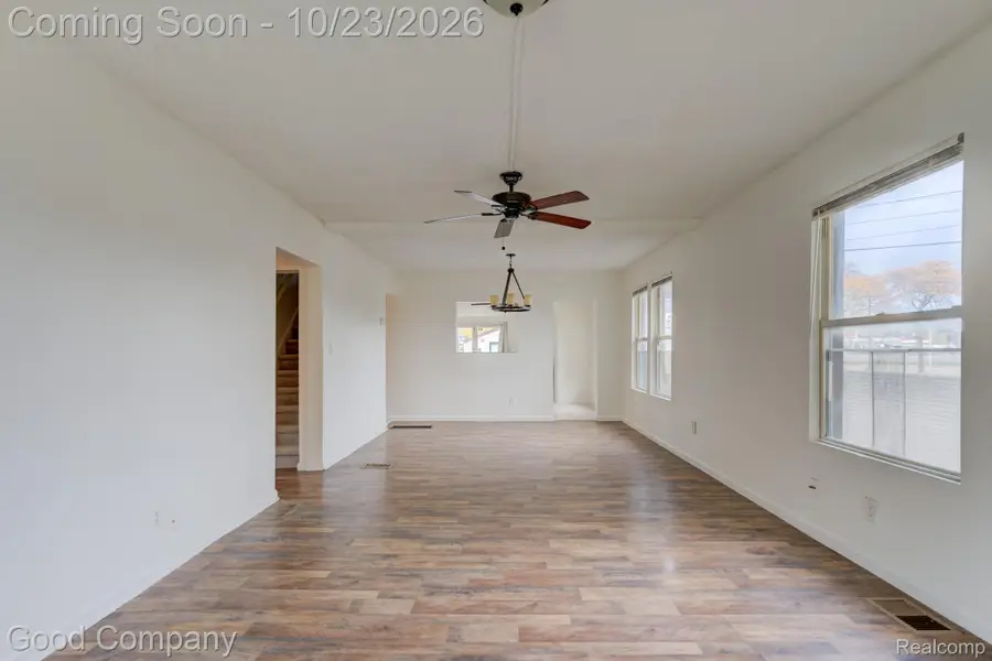 256 W Goulson AVE, Hazel Park, MI 48030 - #2