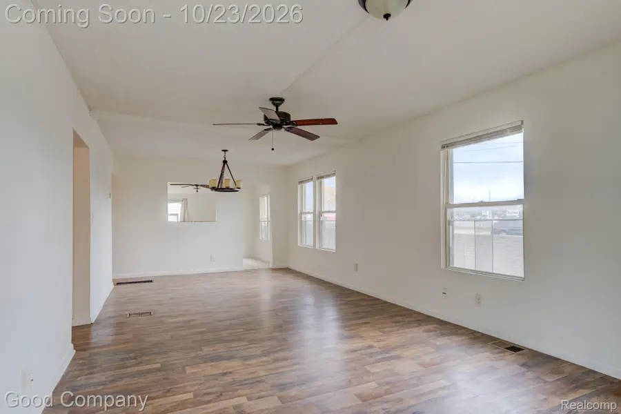 256 W Goulson AVE, Hazel Park, MI 48030 - #3