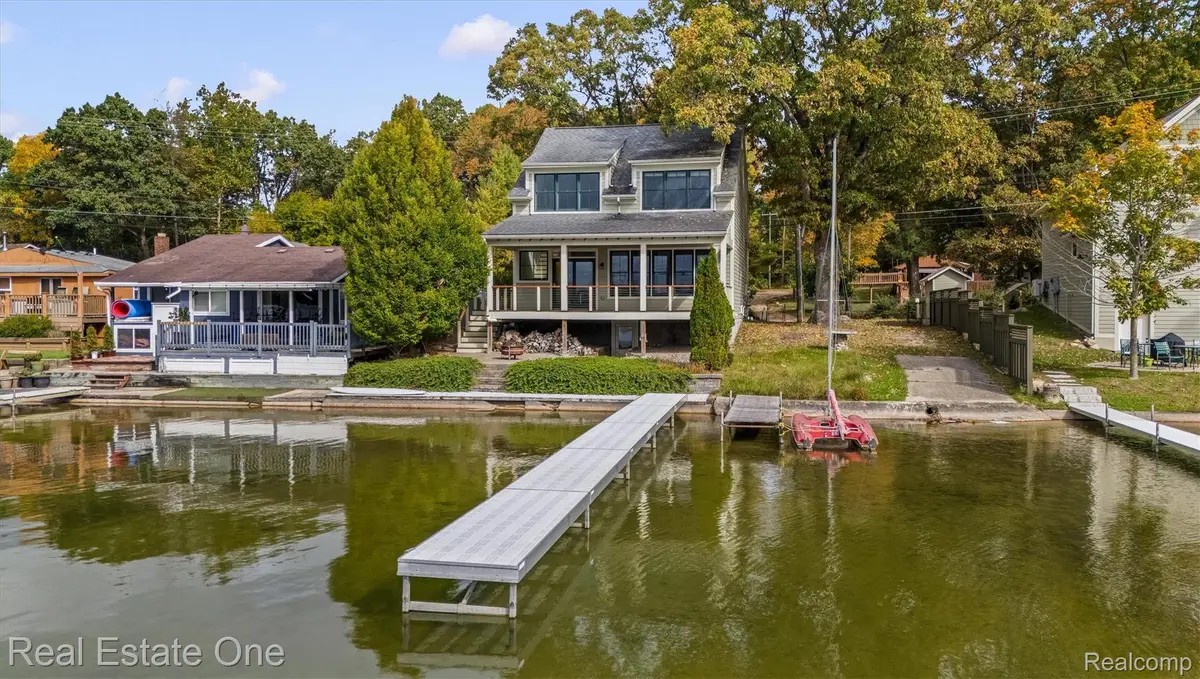 9377 Anne ST, Pinckney, MI 48169 - #1