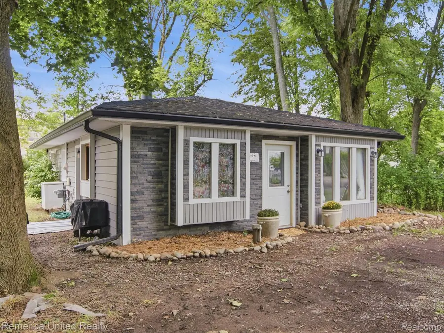 1516 Paramount ST, Novi, MI 48377 - #3