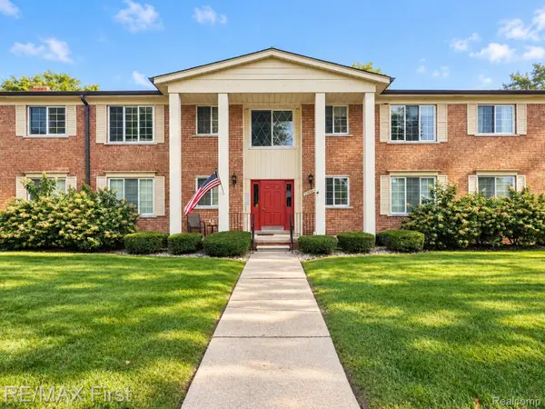 22850 E 9 Mile RD, StClairShores, MI 48080