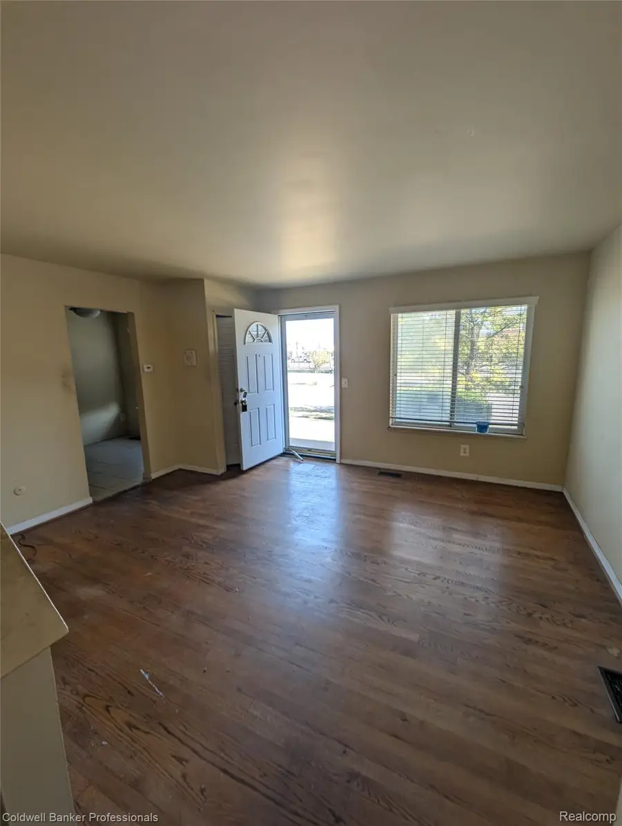 3131 E Larned ST, Detroit, MI 48207 - #2