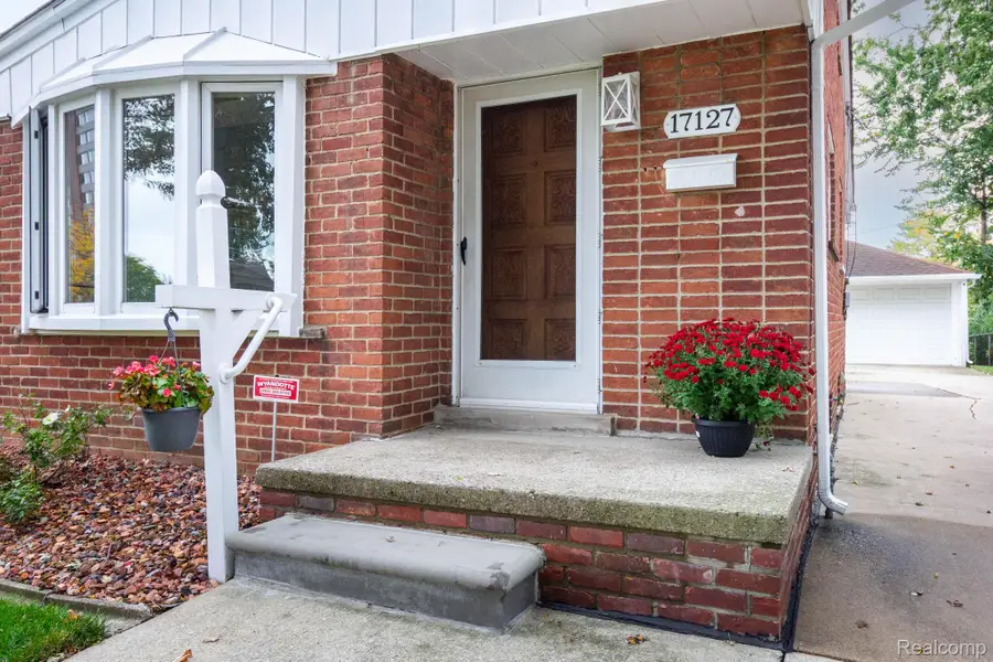 17127 Koester ST, Riverview, MI 48193 - #2