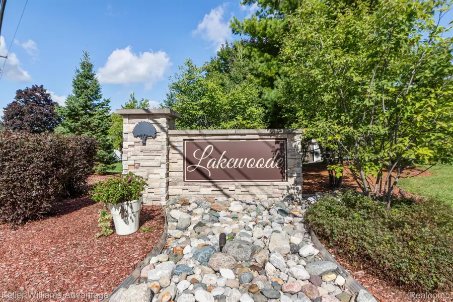 22627 Cranbrooke DR, Novi, MI 48375 - #2