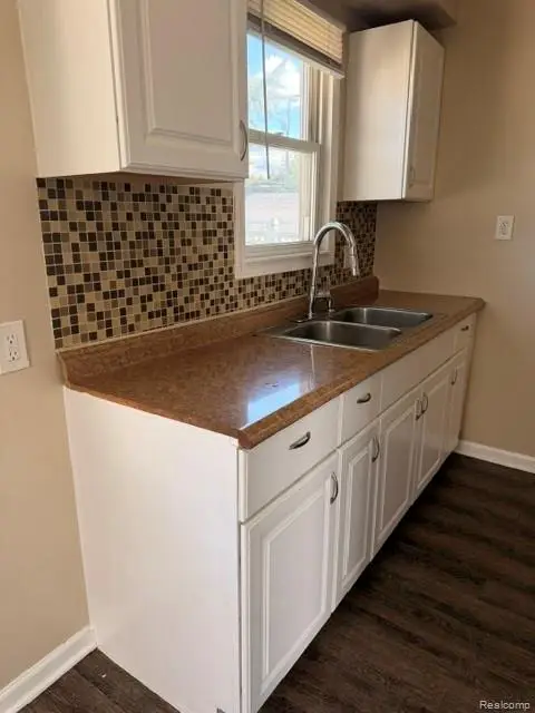 22034 Lambrecht AVE, Eastpointe, MI 48021 - #3
