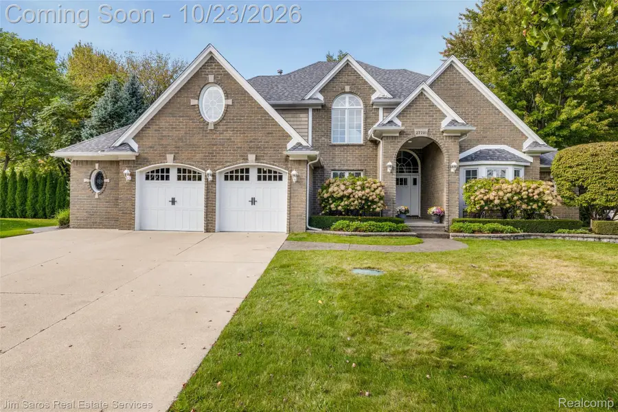 27701 Stephany CT, Harrison, MI 48045 - #2