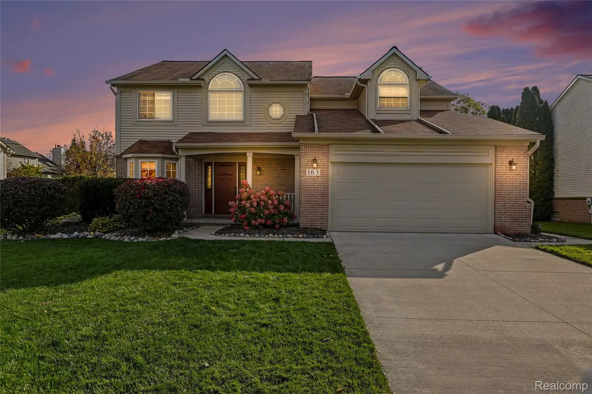 163 Easton DR, South Lyon, MI 48178 - #1