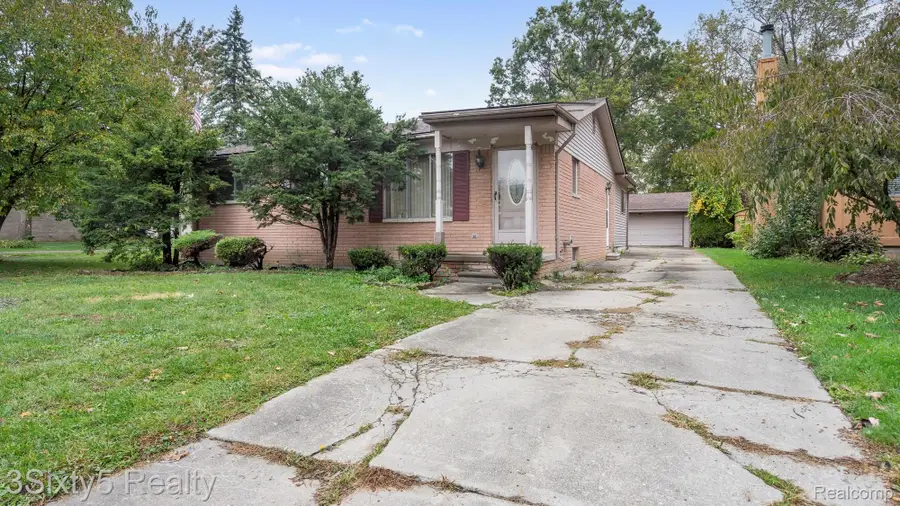 22480 Carter RD, Woodhaven, MI 48183 - #2
