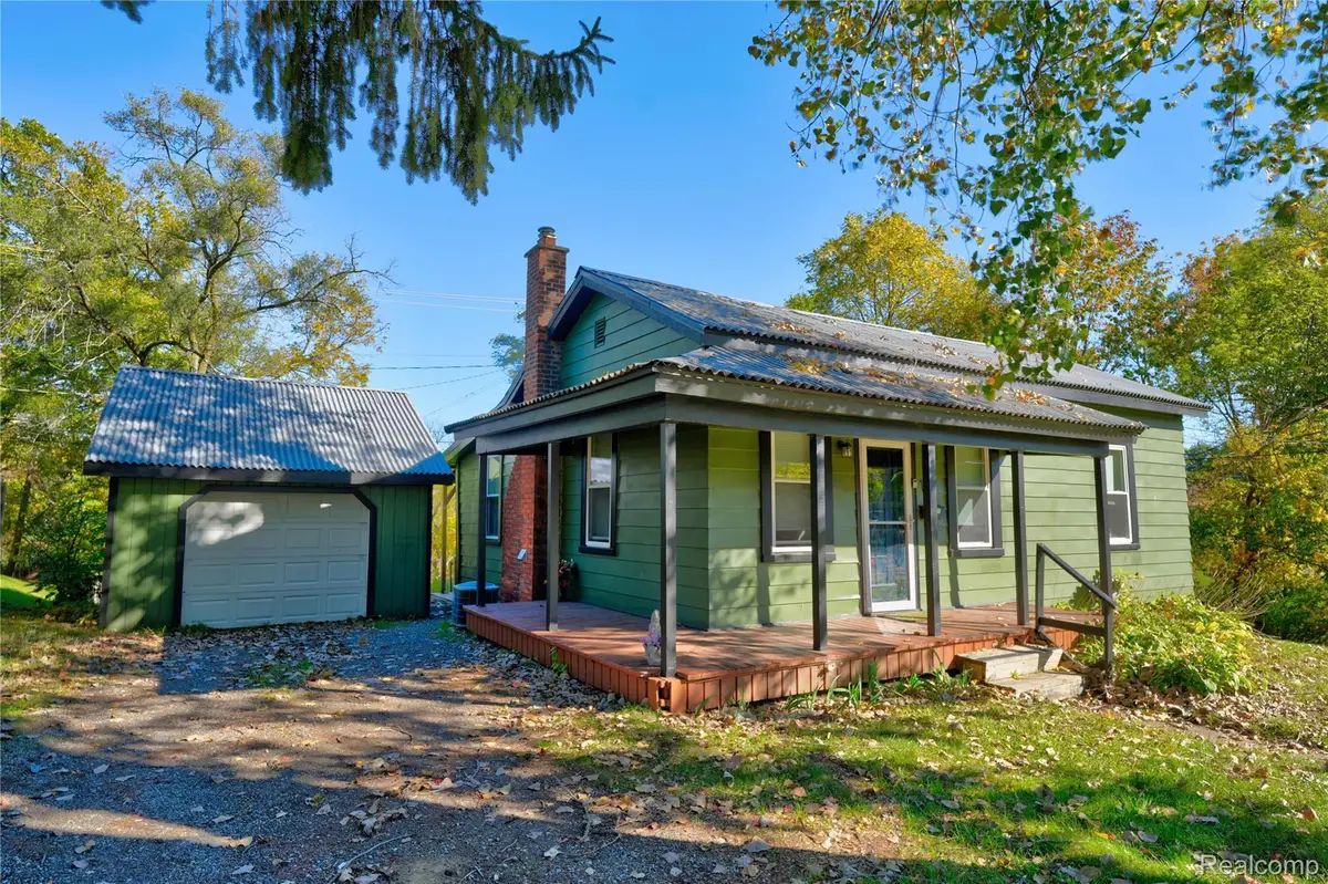 133 E Vienna ST, Clio, MI 48420 - #1