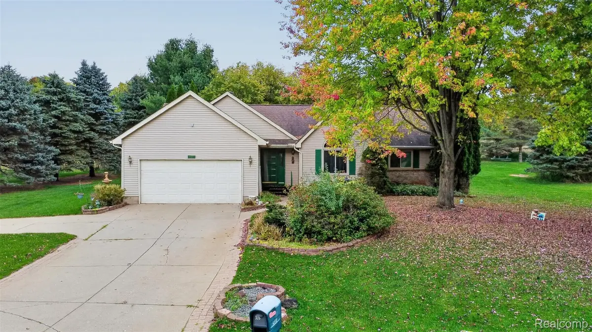 335 Brandon Hill, Ortonville, MI 48462 - #1