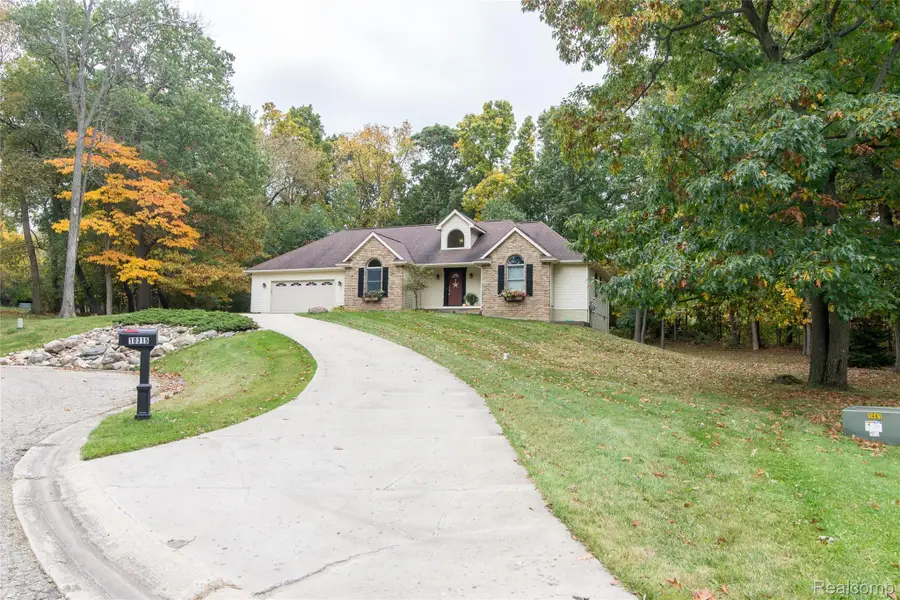 10315 Denton Creek DR, Fenton, MI 48430 - #2