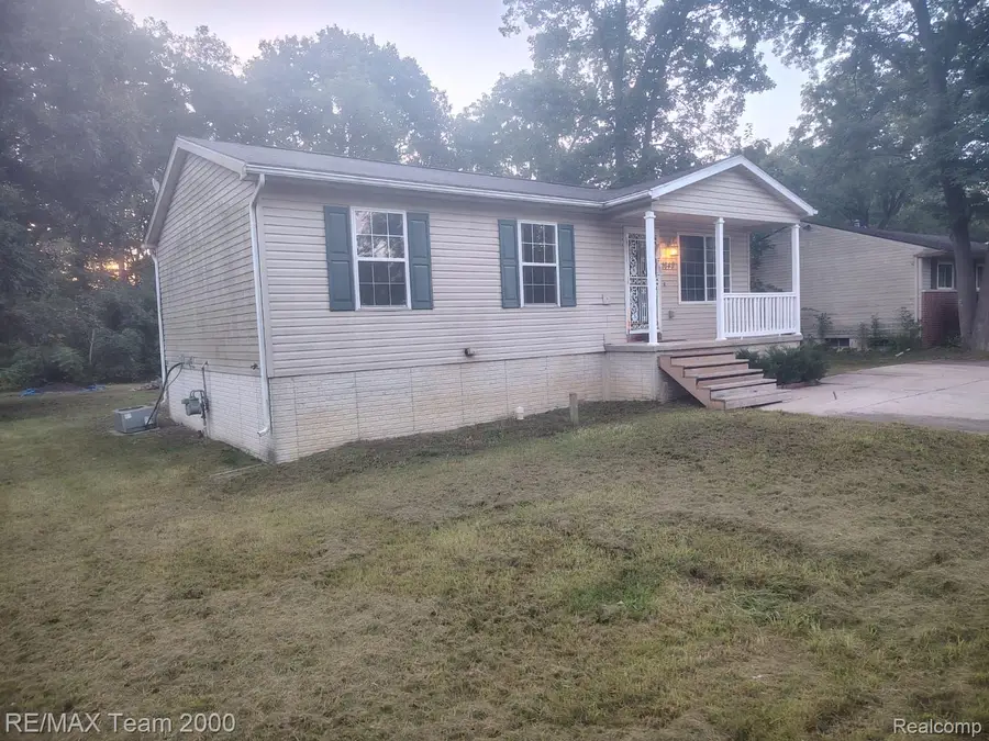 1649 S Pasadena AVE, Ypsilanti, MI 48198 - #3