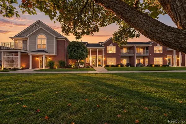 51791 Adler Park DR W 817 # 41, Chesterfield, MI 48051