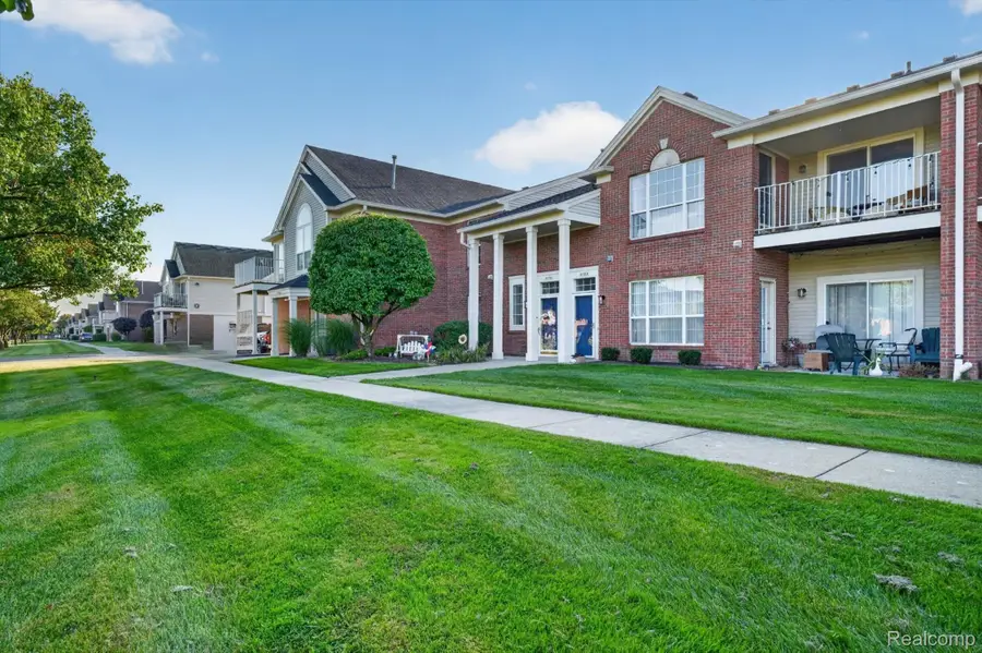 51791 Adler Park DR W 817 # 41, Chesterfield, MI 48051 - #2
